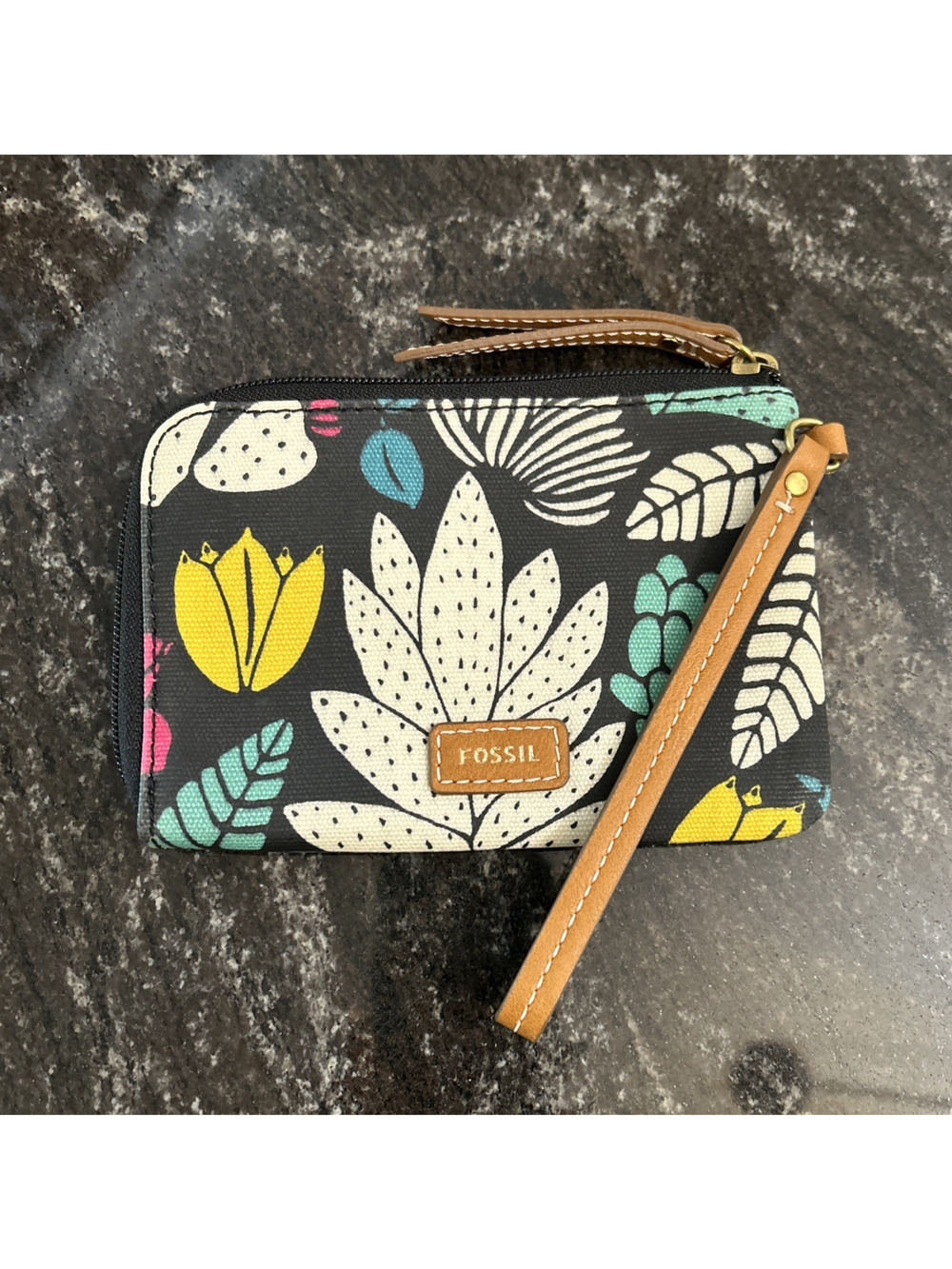 Fossil Eliza Dark Floral, Multicolor Wrislet- Leather 6" x 4.5" EUC